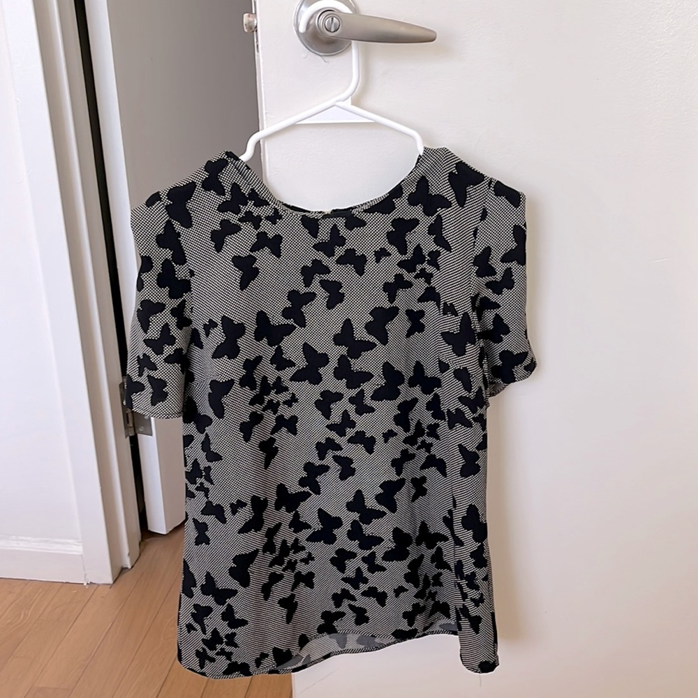 Elegant Top size 10/36 worn once; Oasis brand, light material